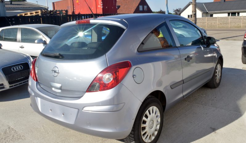 Opel Corsa 1,0 12V Essentia 3d full