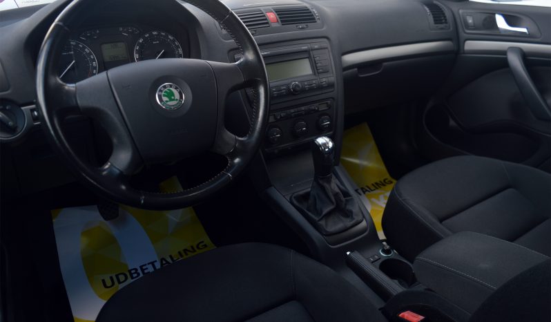Skoda Octavia 1,6 FSi Elegance 5d full