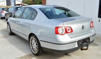 VW Passat 1,6 102 Comfortline 4d full