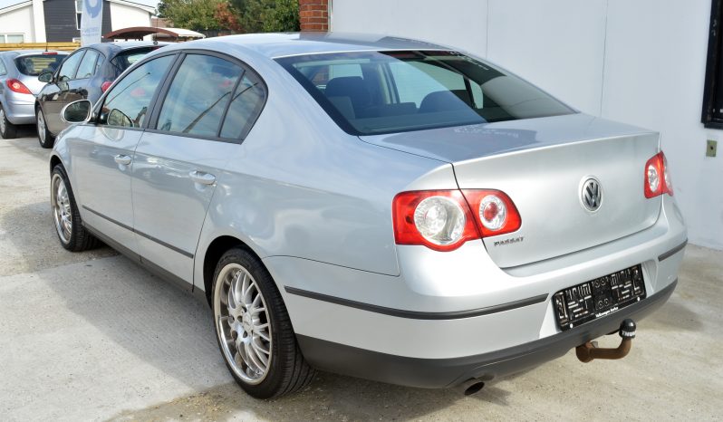 VW Passat 1,6 102 Comfortline 4d full