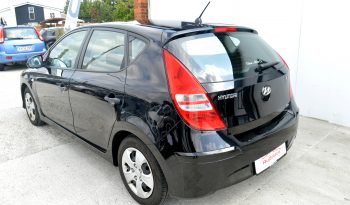 Hyundai i30 1,6 CRDi 90 Comfort Eco 5d full
