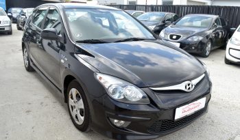 Hyundai i30 1,6 CRDi 90 Comfort Eco 5d full