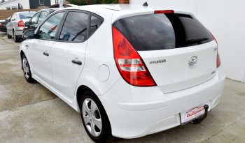 Hyundai i30 1,6 CRDi 90 Comfort Eco 5d full