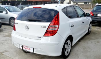 Hyundai i30 1,6 CRDi 90 Comfort Eco 5d full