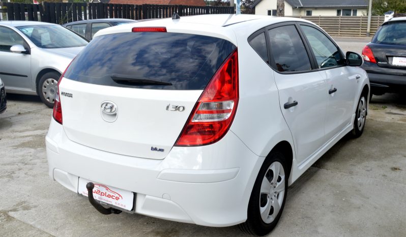 Hyundai i30 1,6 CRDi 90 Comfort Eco 5d full