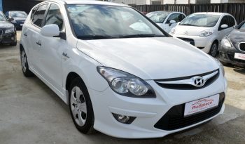 Hyundai i30 1,6 CRDi 90 Comfort Eco 5d full