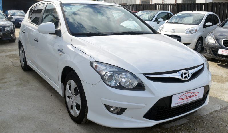 Hyundai i30 1,6 CRDi 90 Comfort Eco 5d full
