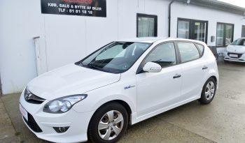 Hyundai i30 1,6 CRDi 90 Eco 5d full