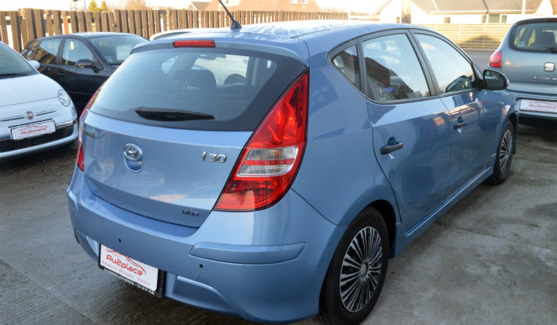 Hyundai i30 1,6 CRDi 90 Eco 5d full