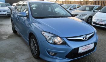 Hyundai i30 1,6 CRDi 90 Eco 5d full