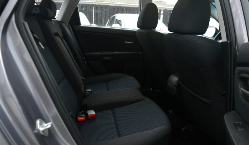 Mazda 3 2,0 4d full