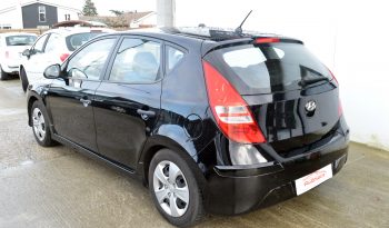 Hyundai i30 1,6 CRDi 90 Comfort Eco 5d full