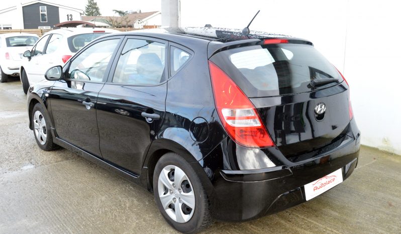 Hyundai i30 1,6 CRDi 90 Comfort Eco 5d full