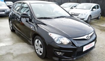 Hyundai i30 1,6 CRDi 90 Comfort Eco 5d full