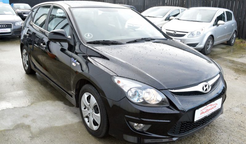 Hyundai i30 1,6 CRDi 90 Comfort Eco 5d full