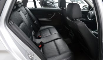 BMW 318i 2,0 Touring 5d full