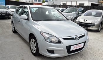 Hyundai i30 1,6 CRDi 90 Classic 5d full