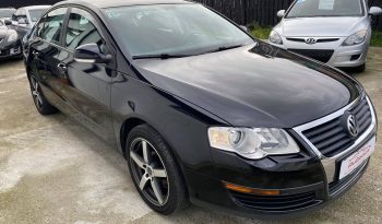 VW Passat 2,0 FSi Highline 4d full
