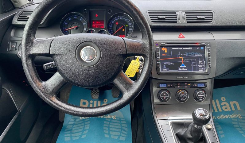 VW Passat 2,0 FSi Highline 4d full
