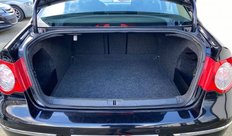 VW Passat 2,0 FSi Comfortline 4d full
