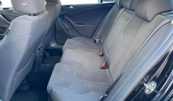 VW Passat 2,0 FSi Comfortline 4d full