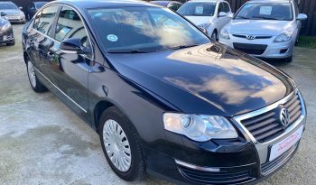 VW Passat 2,0 FSi Comfortline 4d full