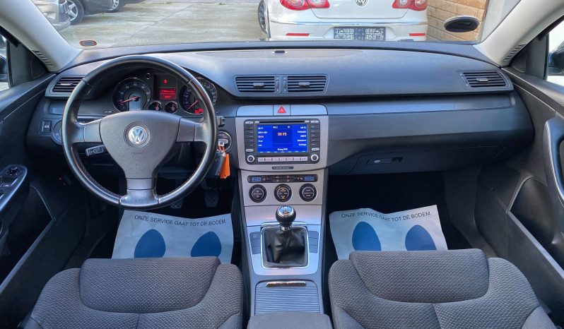 VW Passat 2,0 FSi Comfortline 4d full