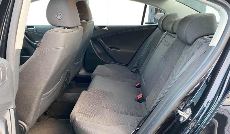 VW Passat 2,0 FSi Comfortline DSG 4d full