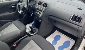 VW Polo 1,2 TDi 75 BlueMotion 5d full