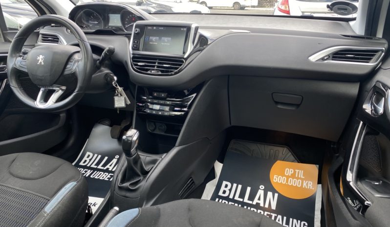 Peugeot 208 1,2 VTi Allure Sky 5d full