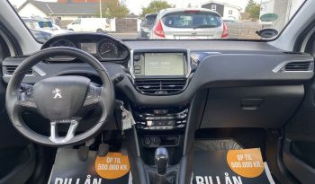 Peugeot 208 1,2 VTi Allure Sky 5d full