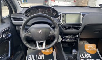 Peugeot 208 1,2 VTi Allure Sky 5d full