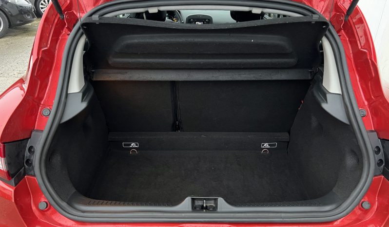 Renault Clio IV 1,2 16V Authentique 5d full