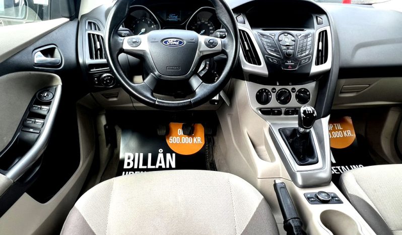 Ford Focus 1,6 5d full