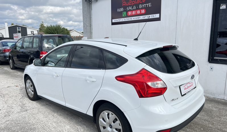 Ford Focus 1,6 5d full