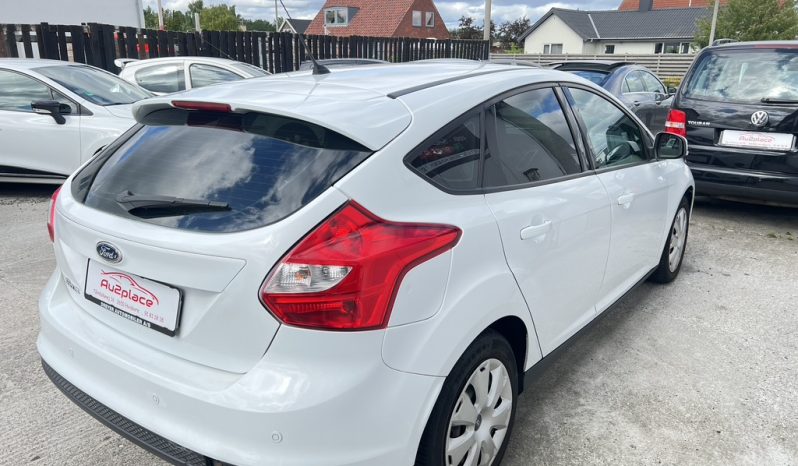 Ford Focus 1,6 5d full