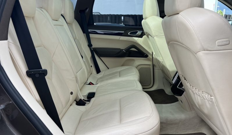Porsche Cayenne 3,0D full