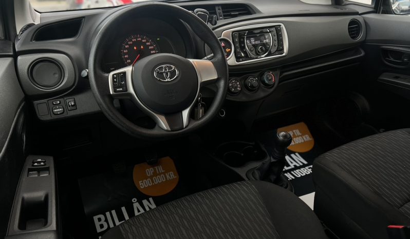 Toyota Yaris 1,0 VVT-i T1 5d full
