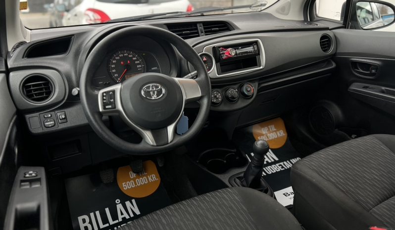 Toyota Yaris 1,0 VVT-i T1 5d full
