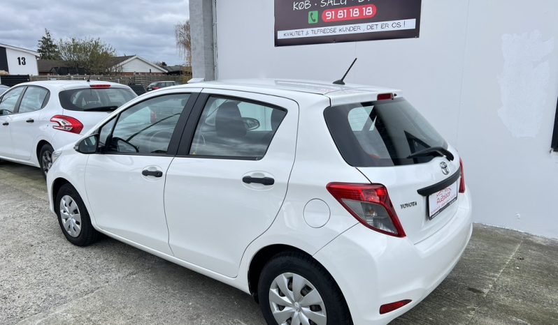 Toyota Yaris 1,0 VVT-i T1 5d full