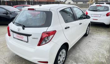 Toyota Yaris 1,0 VVT-i T1 5d full