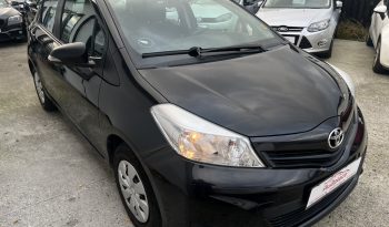 Toyota Yaris 1,0 VVT-i T1 5d full